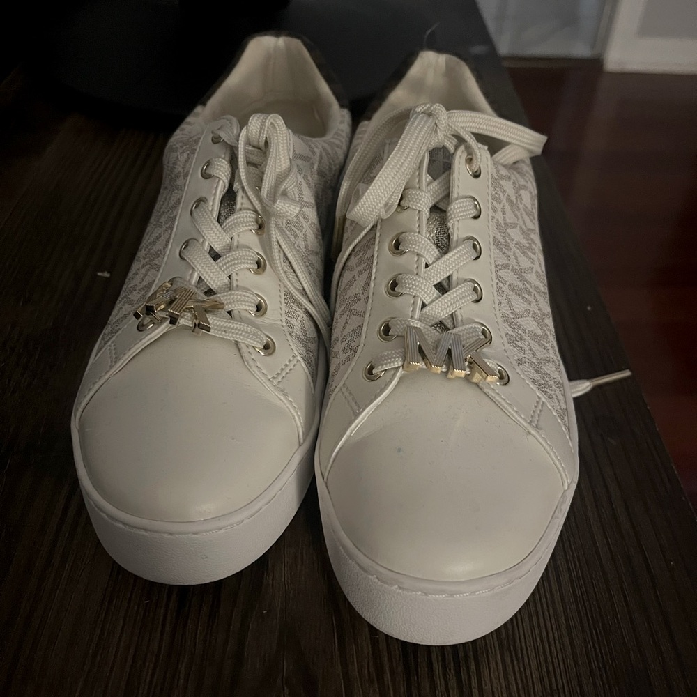 Michael Kors Sneakers size 7